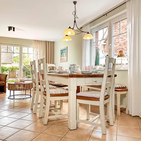 Holiday home Doppelhaeuser Haus Ruh Di Ut *