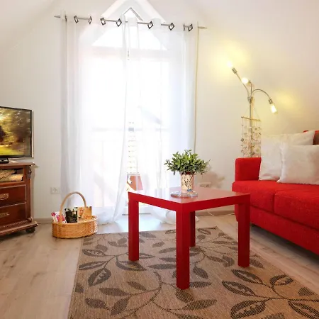 Holiday home Doppelhaeuser Haus Ruh Di Ut *